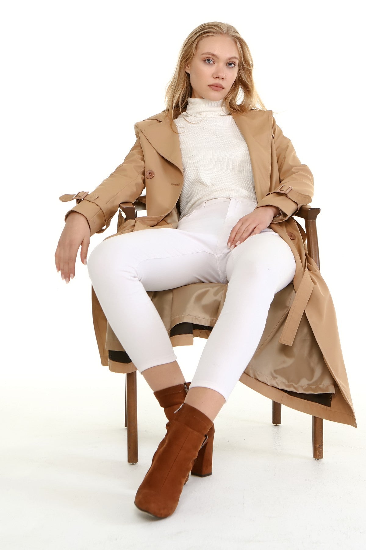 Trenchcoat mit Gürtel und Doppelreihe